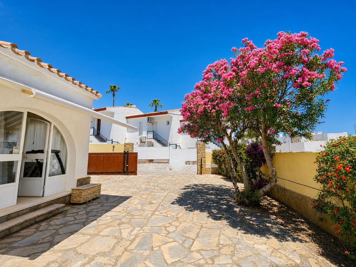 Se vende Villa - Chalet de 3 dormitorios en Costa Del Sol, Málaga, España