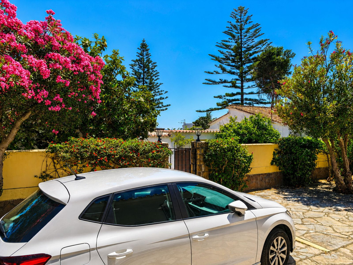 Se vende Villa - Chalet de 3 dormitorios en Costa Del Sol, Málaga, España