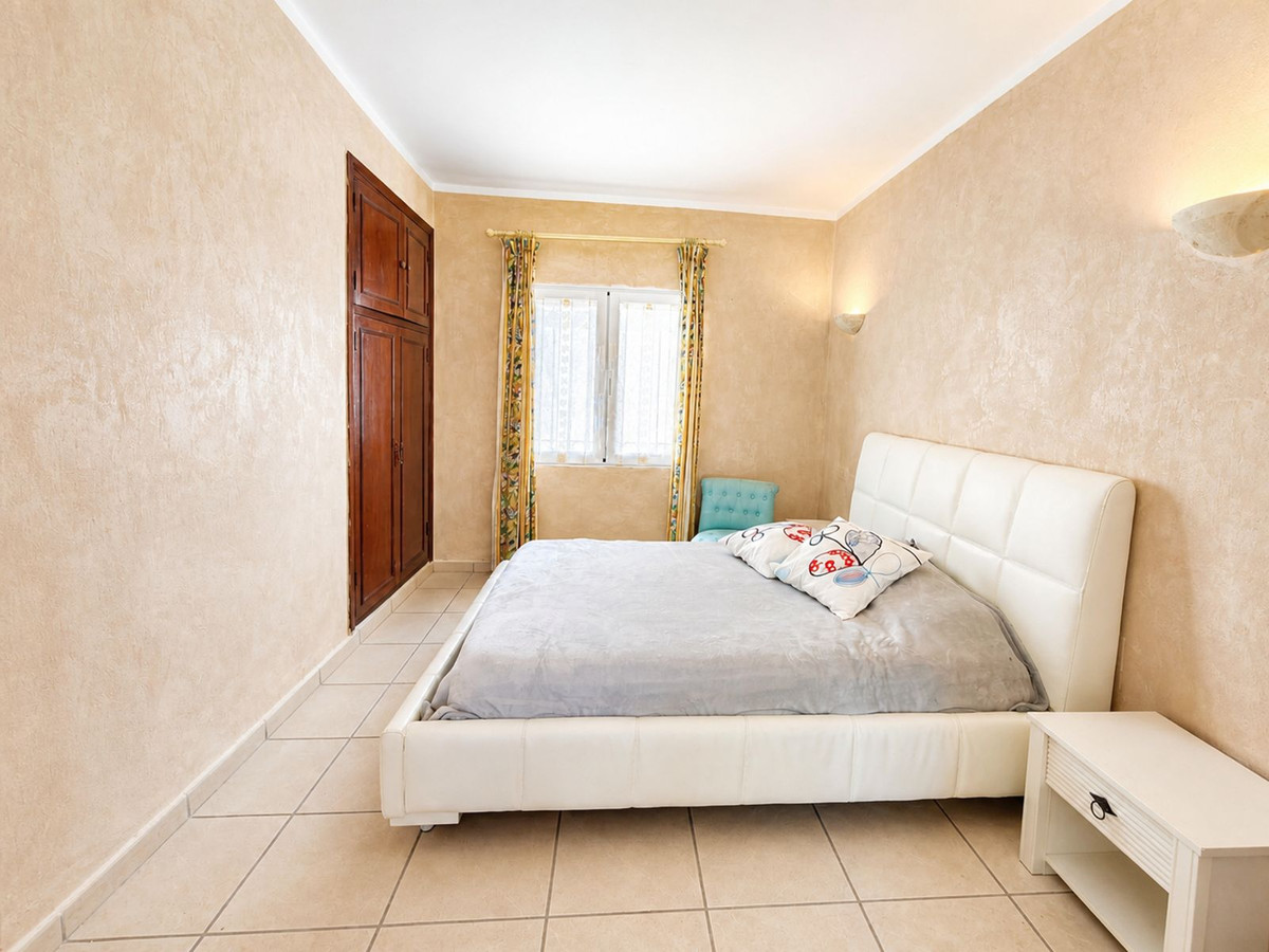 Se vende Villa - Chalet de 3 dormitorios en Costa Del Sol, Málaga, España