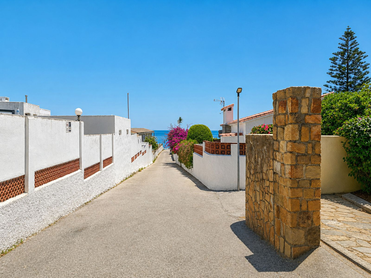 Se vende Villa - Chalet de 3 dormitorios en Costa Del Sol, Málaga, España