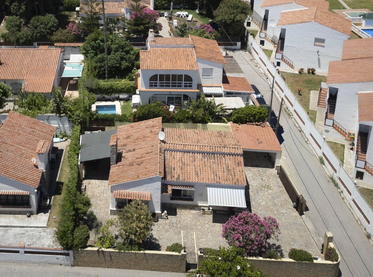 Se vende Villa - Chalet de 3 dormitorios en Costa Del Sol, Málaga, España