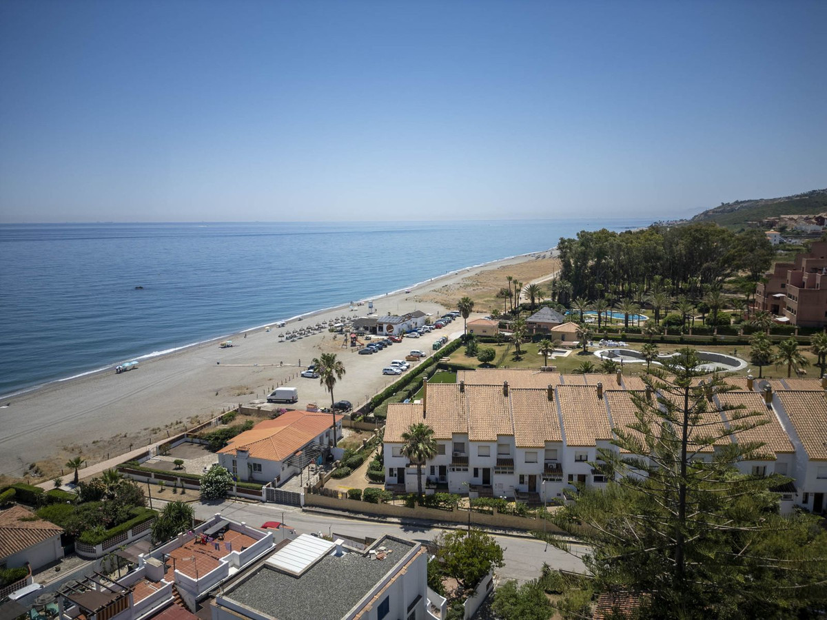 Se vende Villa - Chalet de 3 dormitorios en Costa Del Sol, Málaga, España
