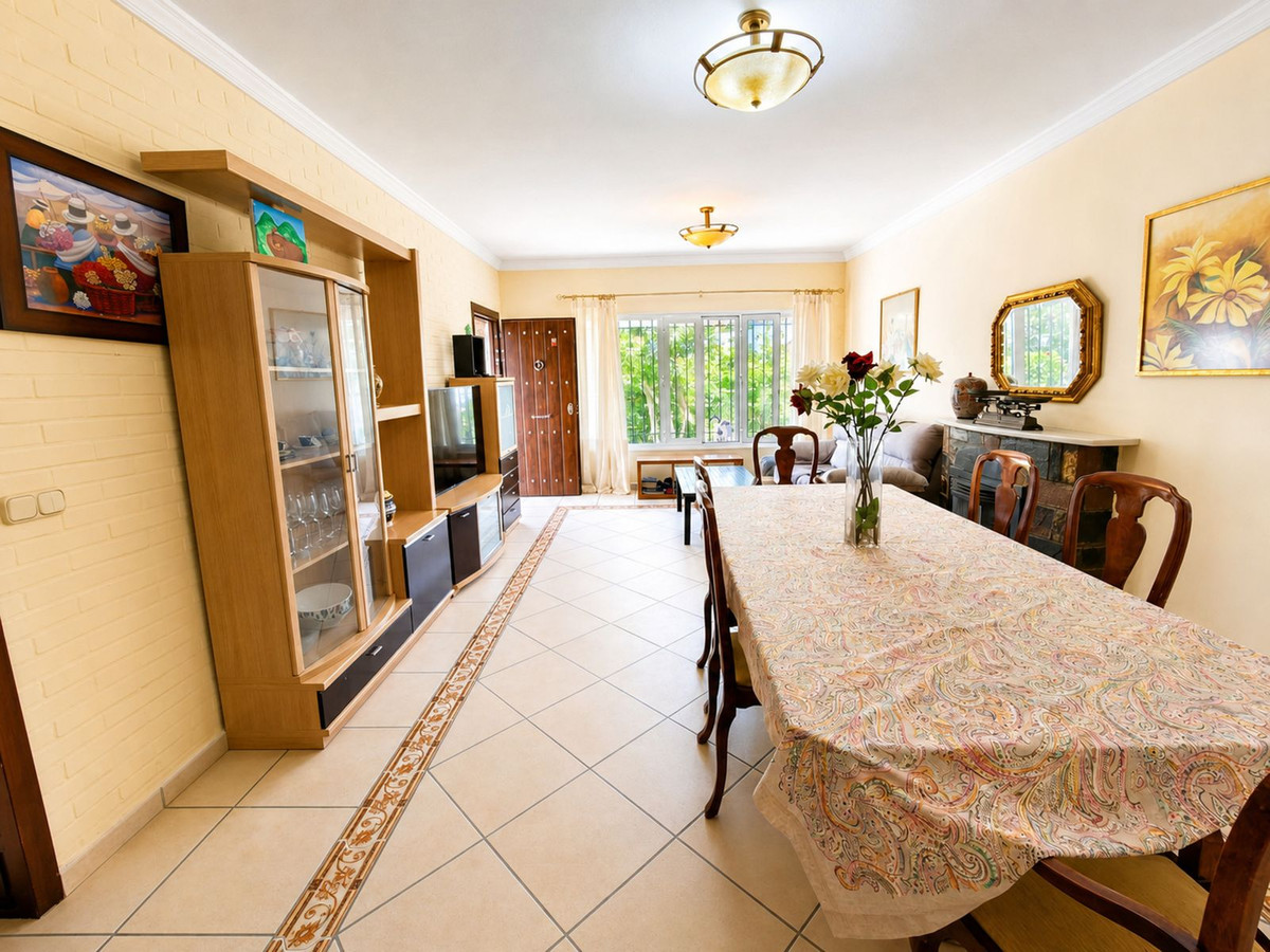 Se vende Villa - Chalet de 3 dormitorios en Costa Del Sol, Málaga, España
