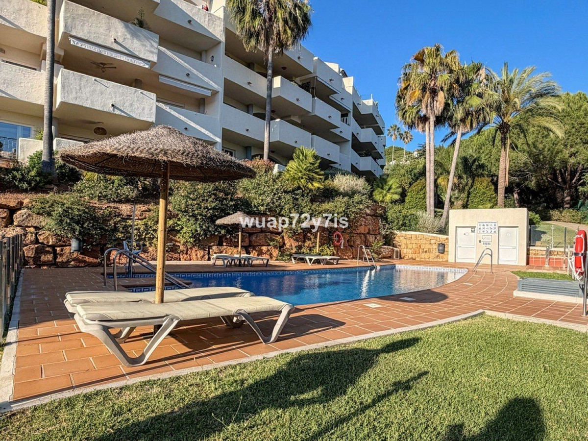 3 Bed Apartment for sale in Elviria Costa Del Sol, Málaga, Spain
