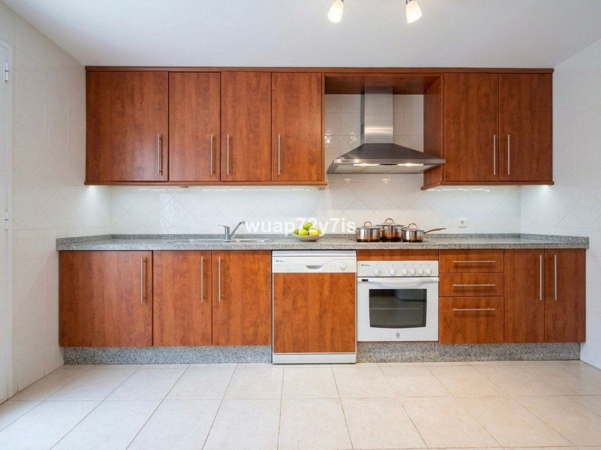 3 Bed Apartment for sale in Elviria Costa Del Sol, Málaga, Spain