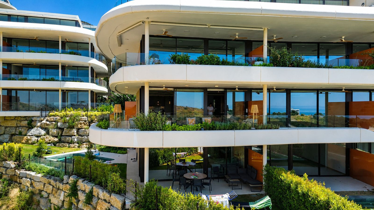 2 Bed Apartment for sale in Fuengirola Costa Del Sol, Málaga, Spain
