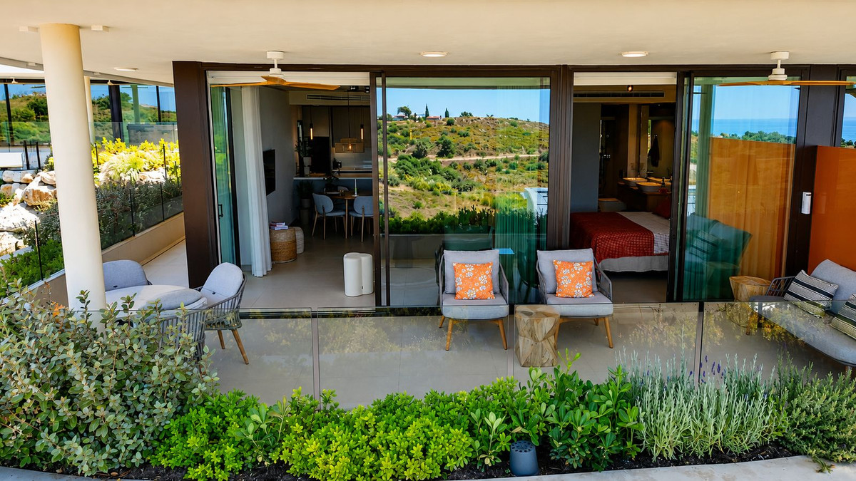 2 Bed Apartment for sale in Fuengirola Costa Del Sol, Málaga, Spain