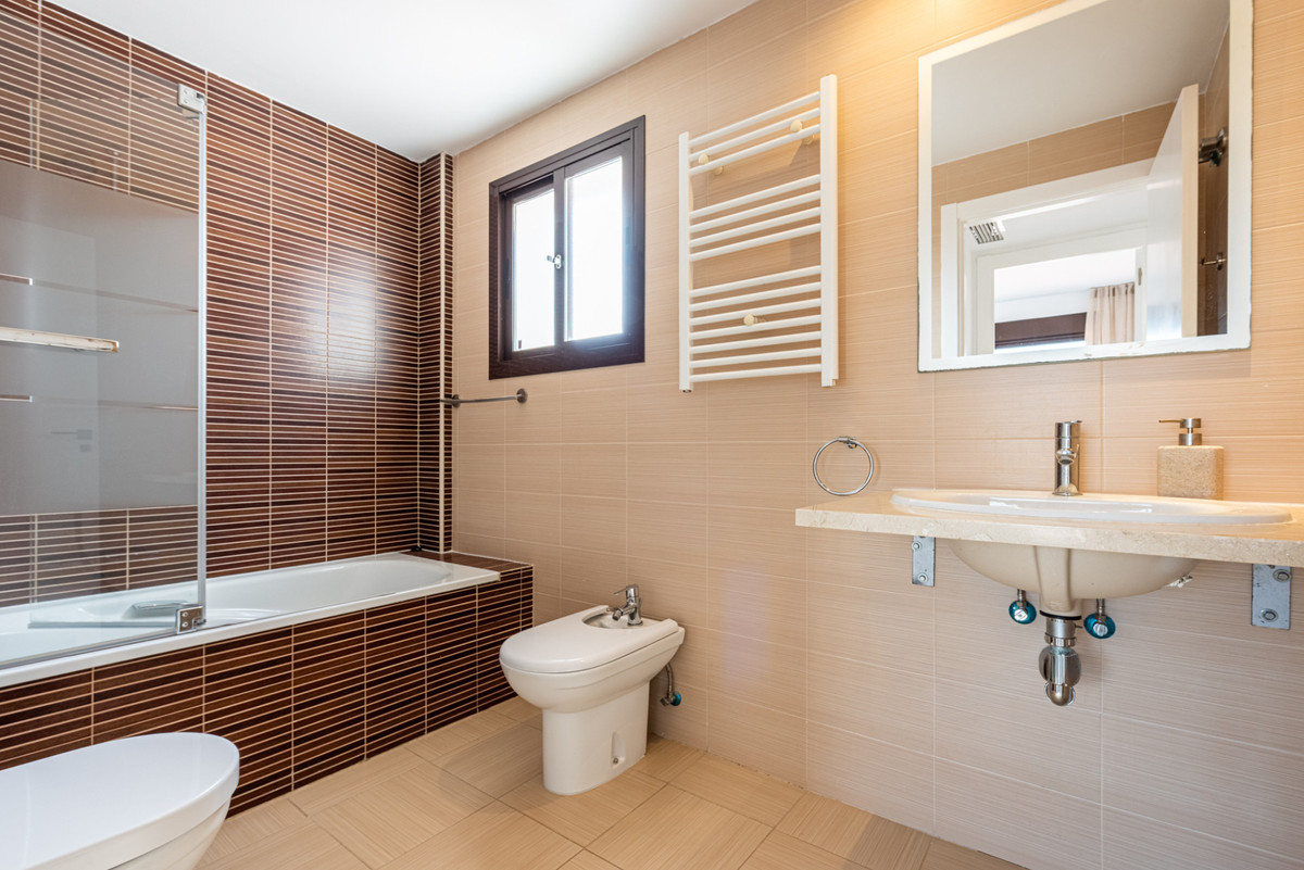 2 Bed Apartment for sale in Calanova Golf Costa Del Sol, Málaga, Spain
