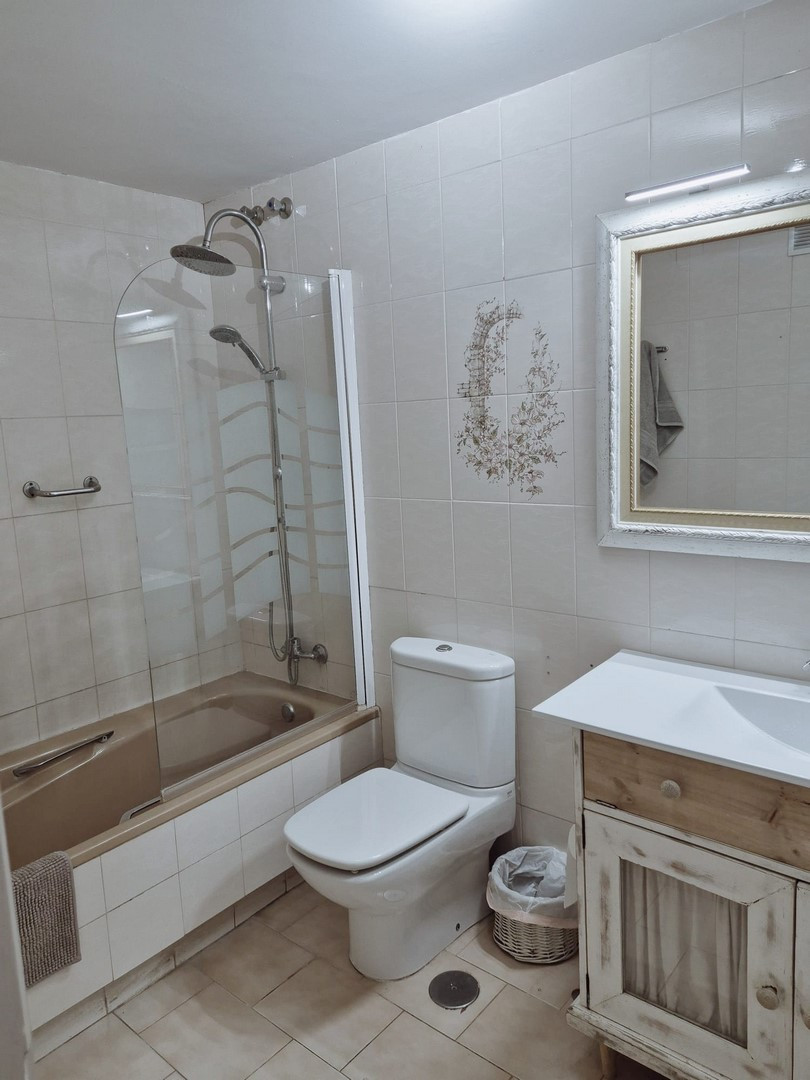 Se vende Apartamento Planta Media de 2 dormitorios en Costa Del Sol, Málaga, España
