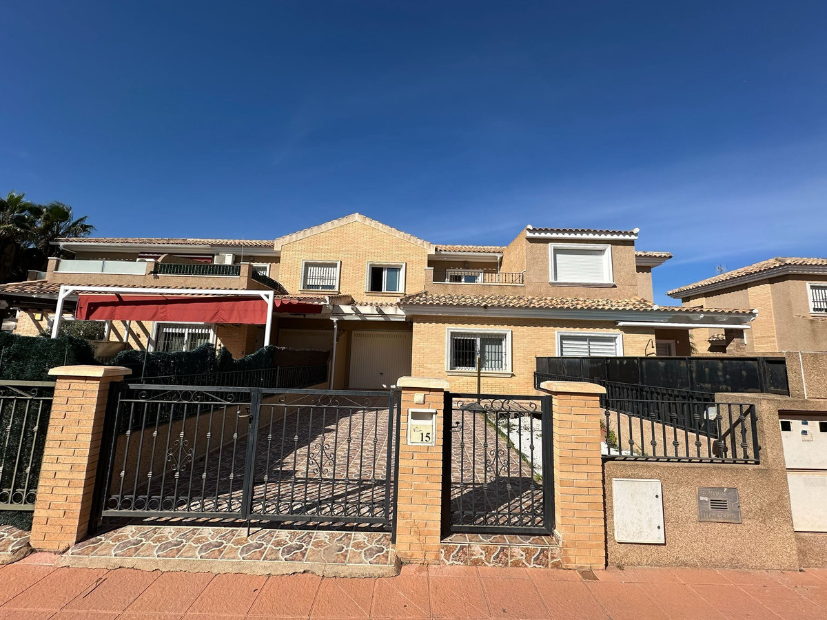 Se vende Adosada de 3 dormitorios en Costa Calida, Murcia, España