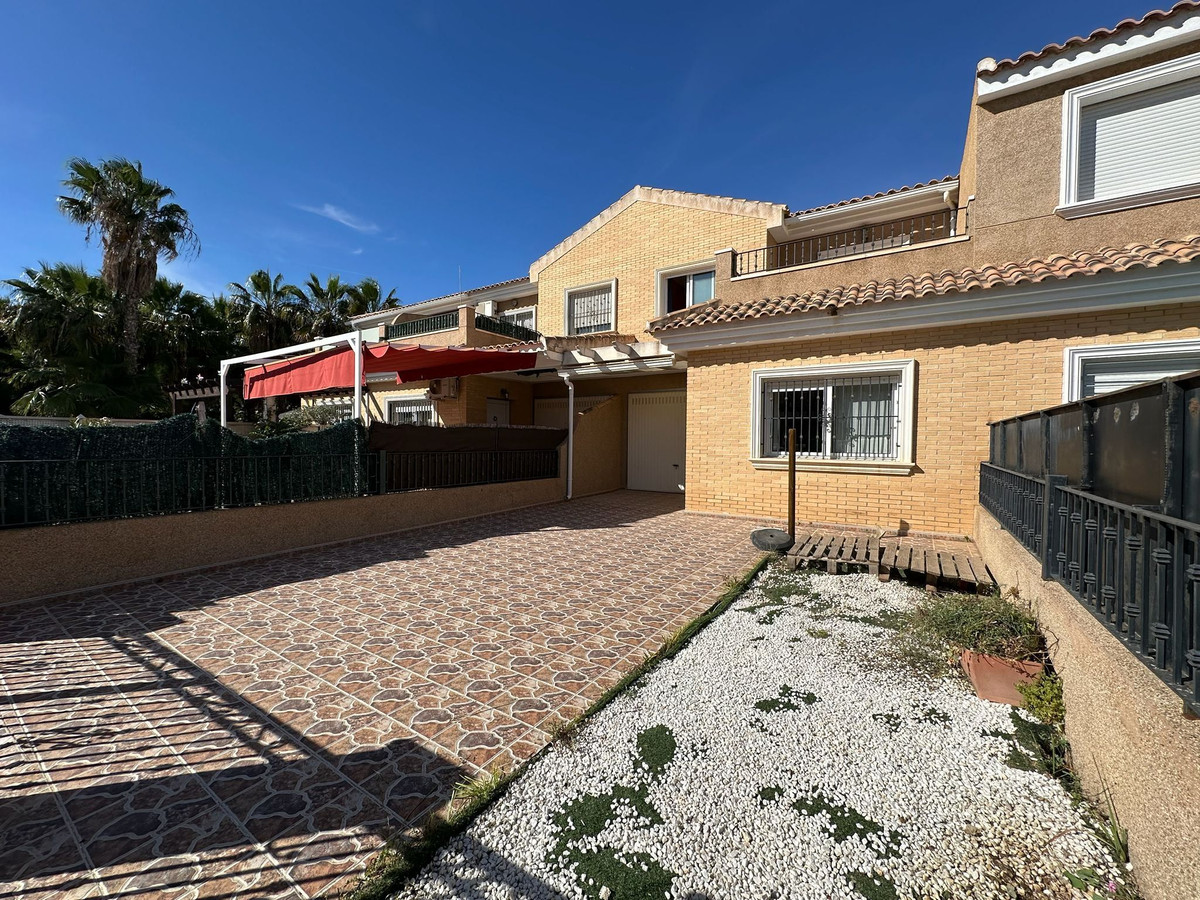 Se vende Adosada de 3 dormitorios en Costa Calida, Murcia, España
