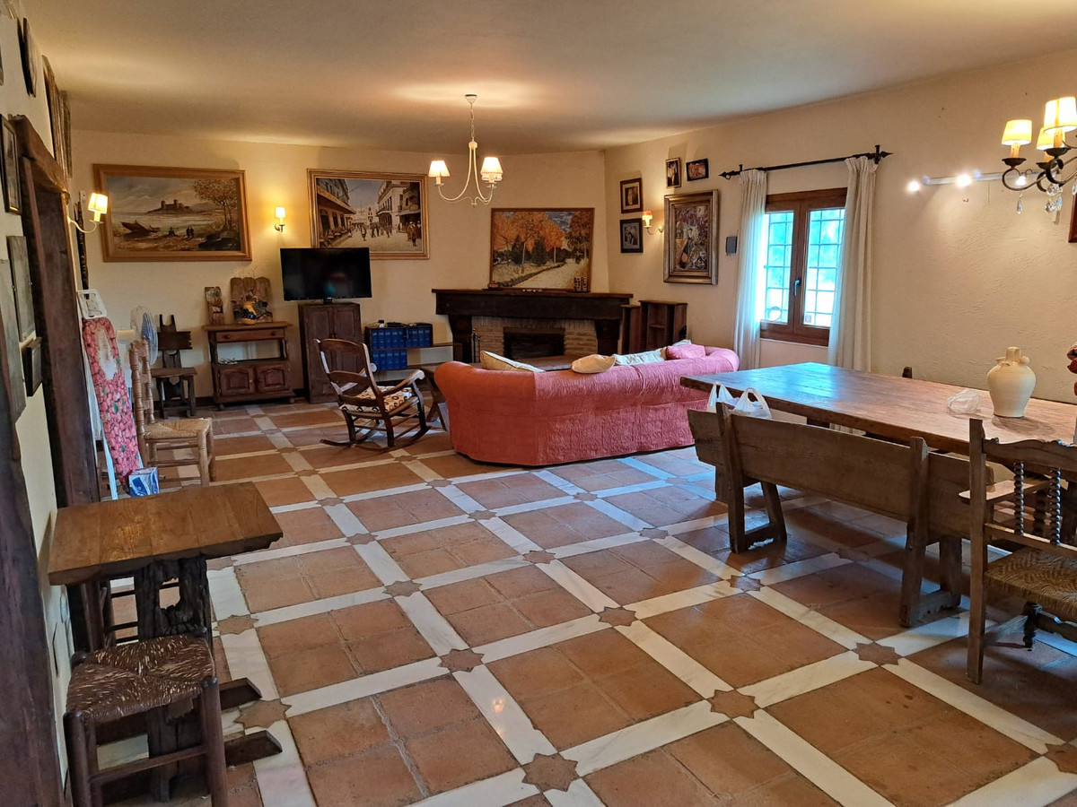 4 Bed Townhouse for sale in Entrerrios Costa Del Sol, Málaga, Spain