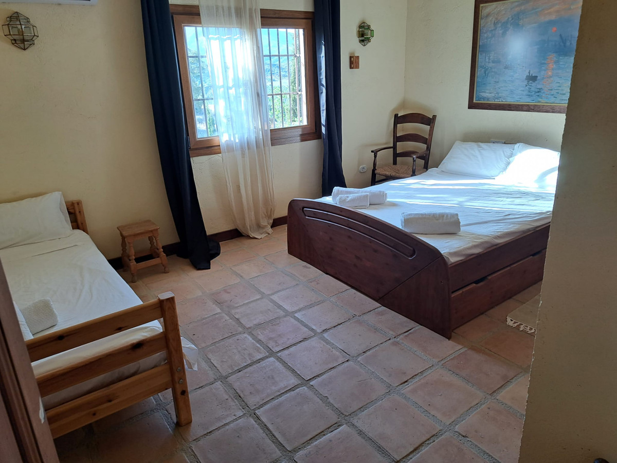 4 Bed Townhouse for sale in Entrerrios Costa Del Sol, Málaga, Spain