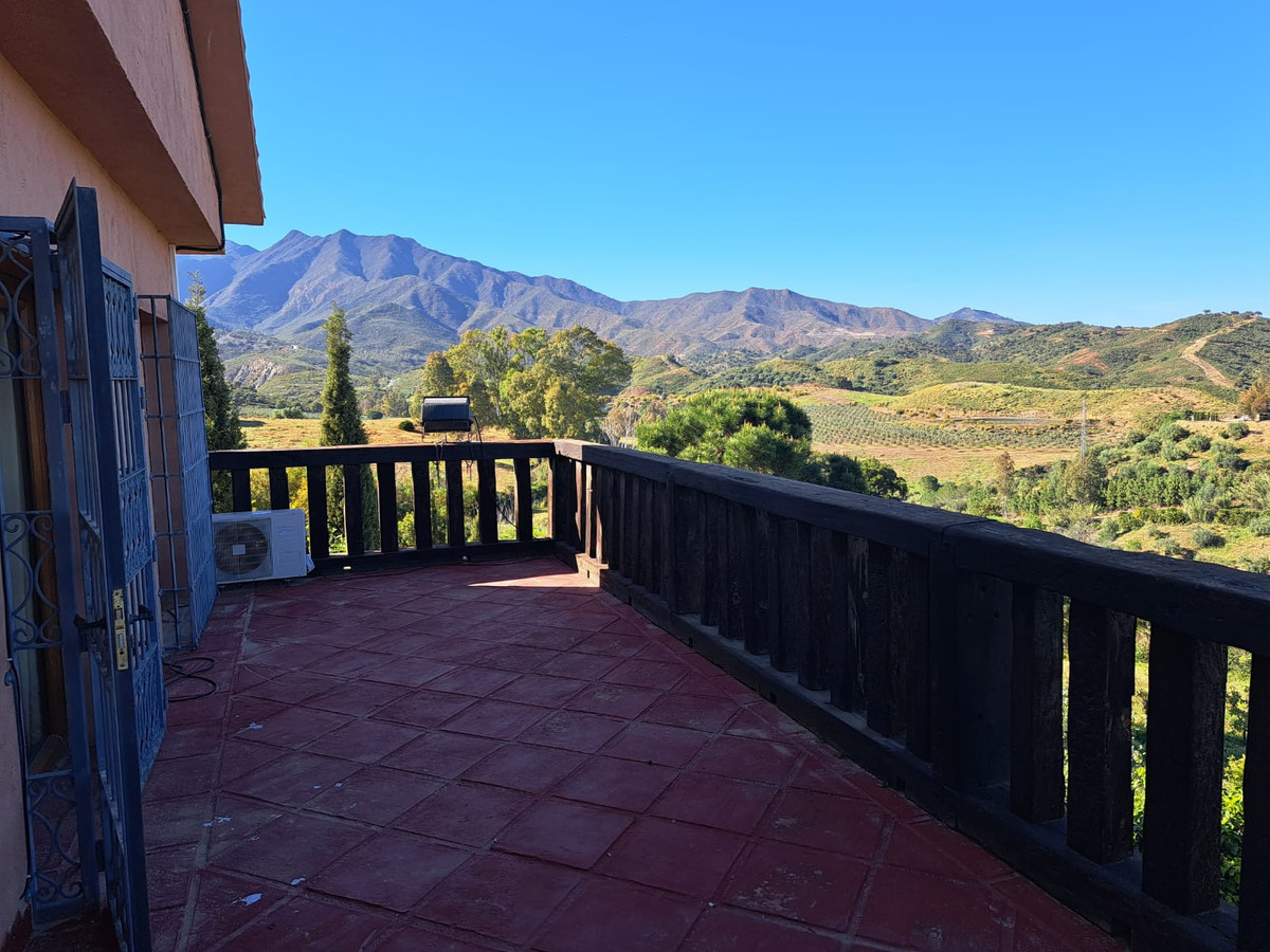 4 Bed Townhouse for sale in Entrerrios Costa Del Sol, Málaga, Spain
