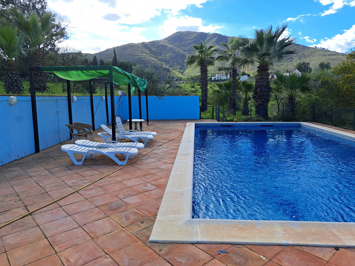 4 Bed Townhouse for sale in Entrerrios Costa Del Sol, Málaga, Spain