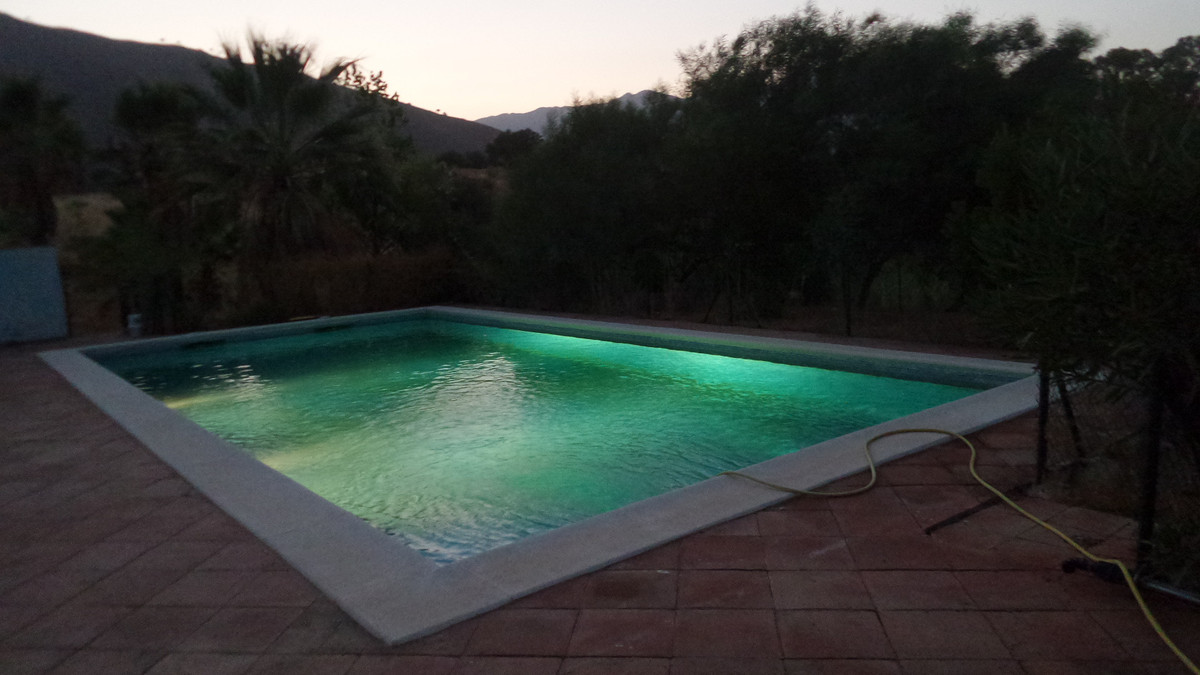 4 Bed Townhouse for sale in Entrerrios Costa Del Sol, Málaga, Spain