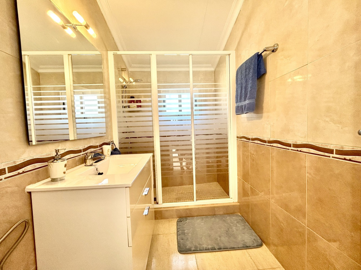 Se vende Villa - Chalet de 3 dormitorios en Costa Blanca, Alicante, España