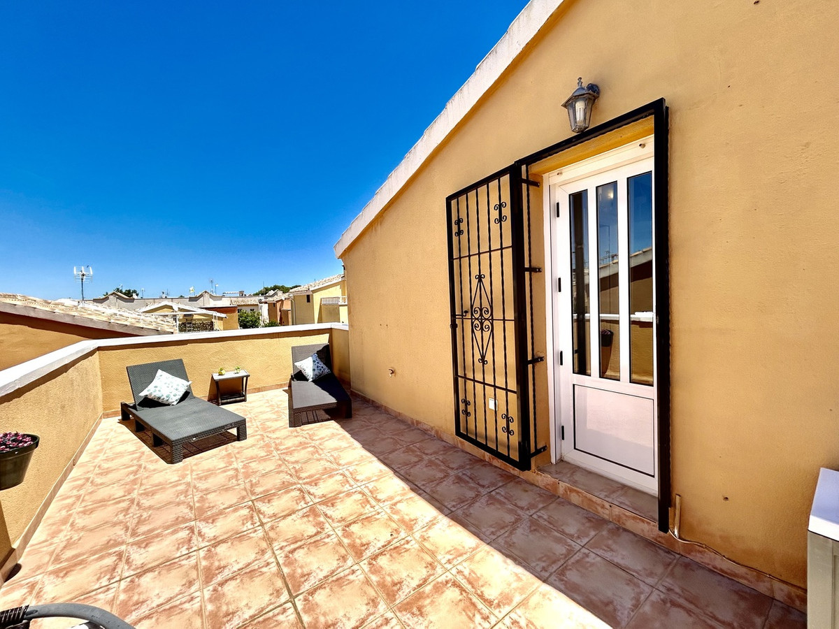 Se vende Villa - Chalet de 3 dormitorios en Costa Blanca, Alicante, España