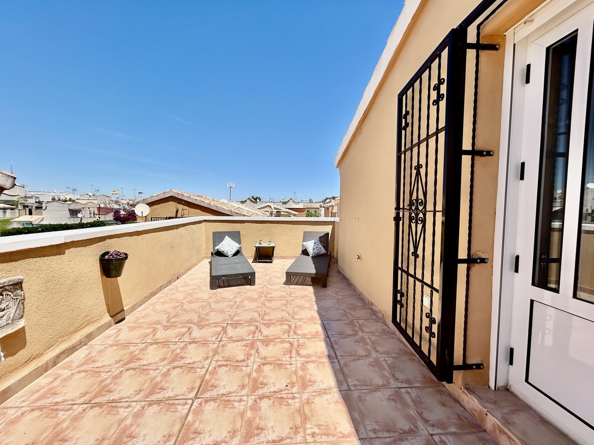 Se vende Villa - Chalet de 3 dormitorios en Costa Blanca, Alicante, España
