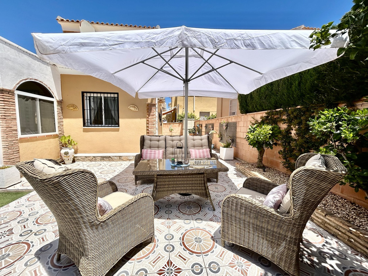 Se vende Villa - Chalet de 3 dormitorios en Costa Blanca, Alicante, España