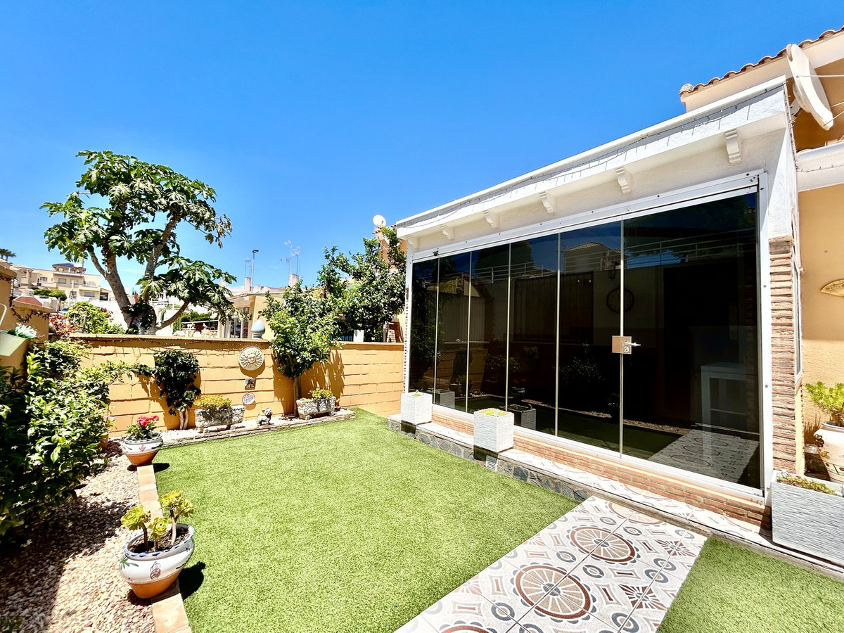 Se vende Villa - Chalet de 3 dormitorios en Costa Blanca, Alicante, España