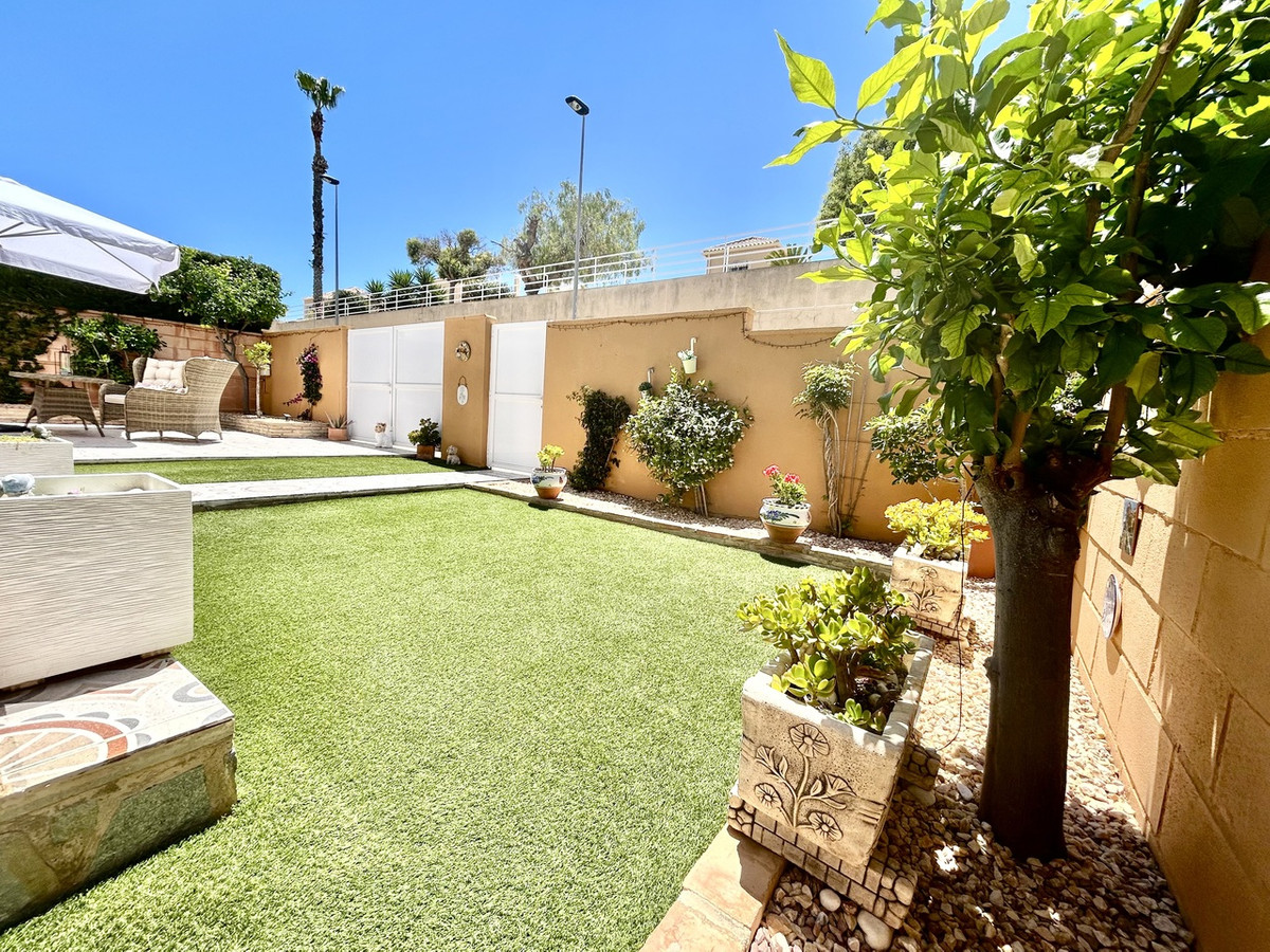 Se vende Villa - Chalet de 3 dormitorios en Costa Blanca, Alicante, España