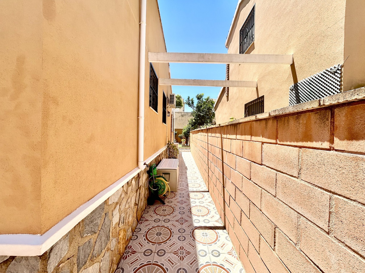 Se vende Villa - Chalet de 3 dormitorios en Costa Blanca, Alicante, España