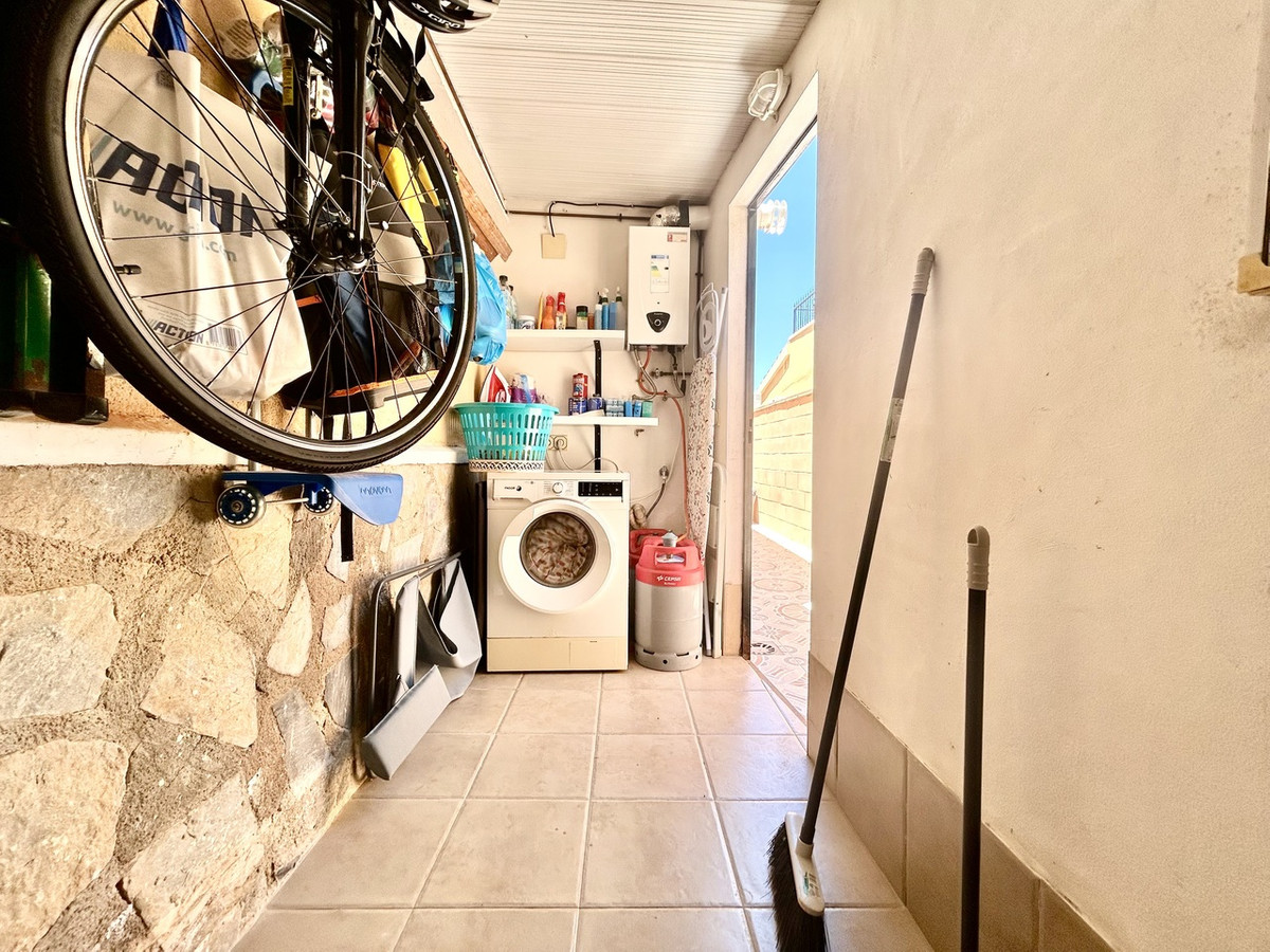 Se vende Villa - Chalet de 3 dormitorios en Costa Blanca, Alicante, España