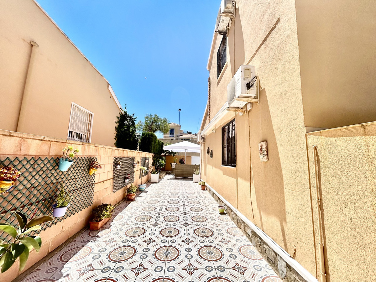 Se vende Villa - Chalet de 3 dormitorios en Costa Blanca, Alicante, España