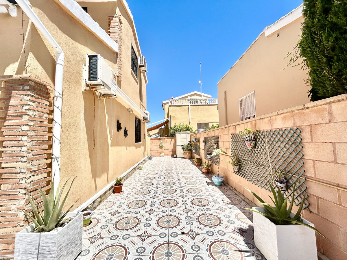 Se vende Villa - Chalet de 3 dormitorios en Costa Blanca, Alicante, España