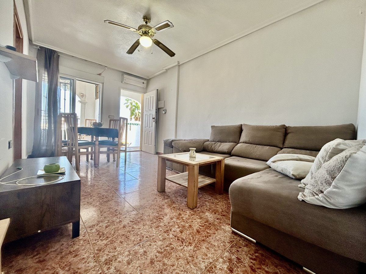 Se vende Apartamento en Planta Última de 2 dormitorios en Costa Blanca, Alicante, España