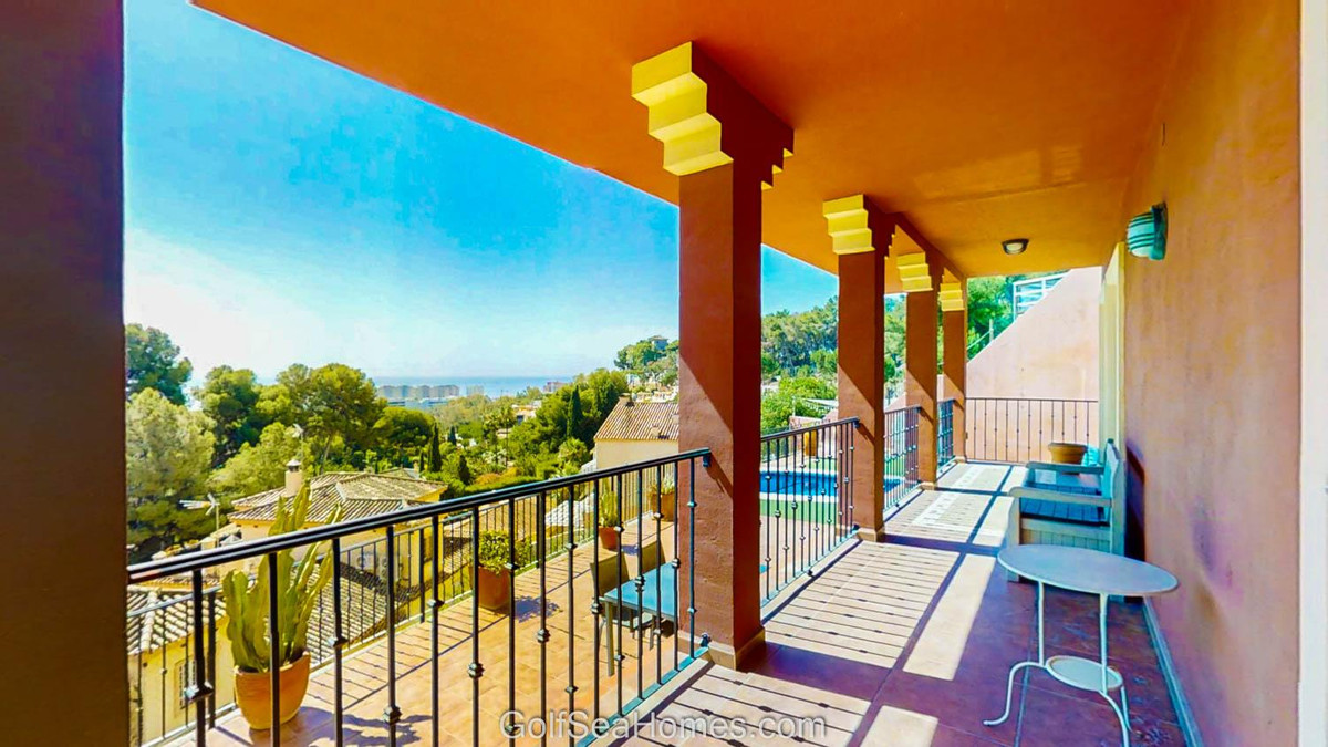 4 Bed Townhouse for sale in Torremolinos Costa Del Sol, Málaga, Spain