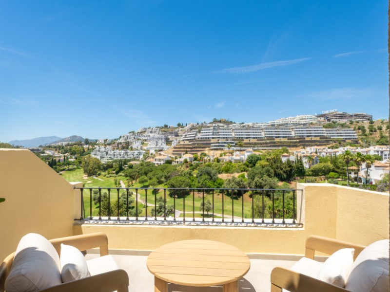 3 Bed Apartment for sale in La Quinta Costa Del Sol, Málaga, Spain