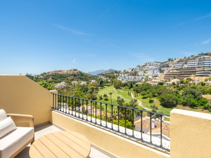 3 Bed Apartment for sale in La Quinta Costa Del Sol, Málaga, Spain