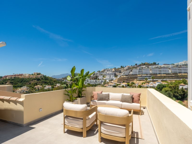 3 Bed Apartment for sale in La Quinta Costa Del Sol, Málaga, Spain