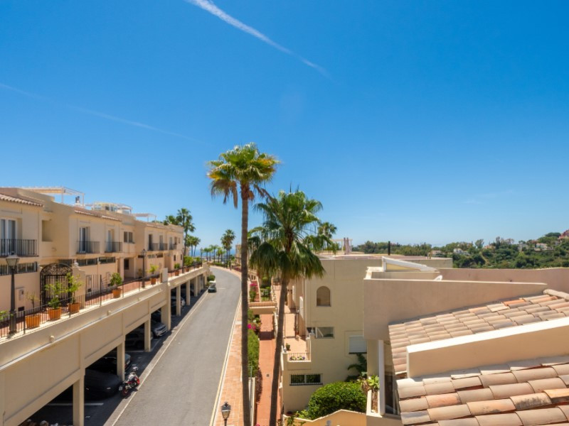 3 Bed Apartment for sale in La Quinta Costa Del Sol, Málaga, Spain