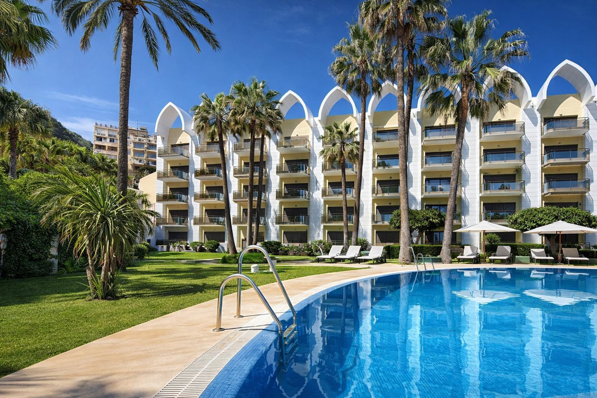 4 Bed Apartment for sale in Torremolinos Costa Del Sol, Málaga, Spain