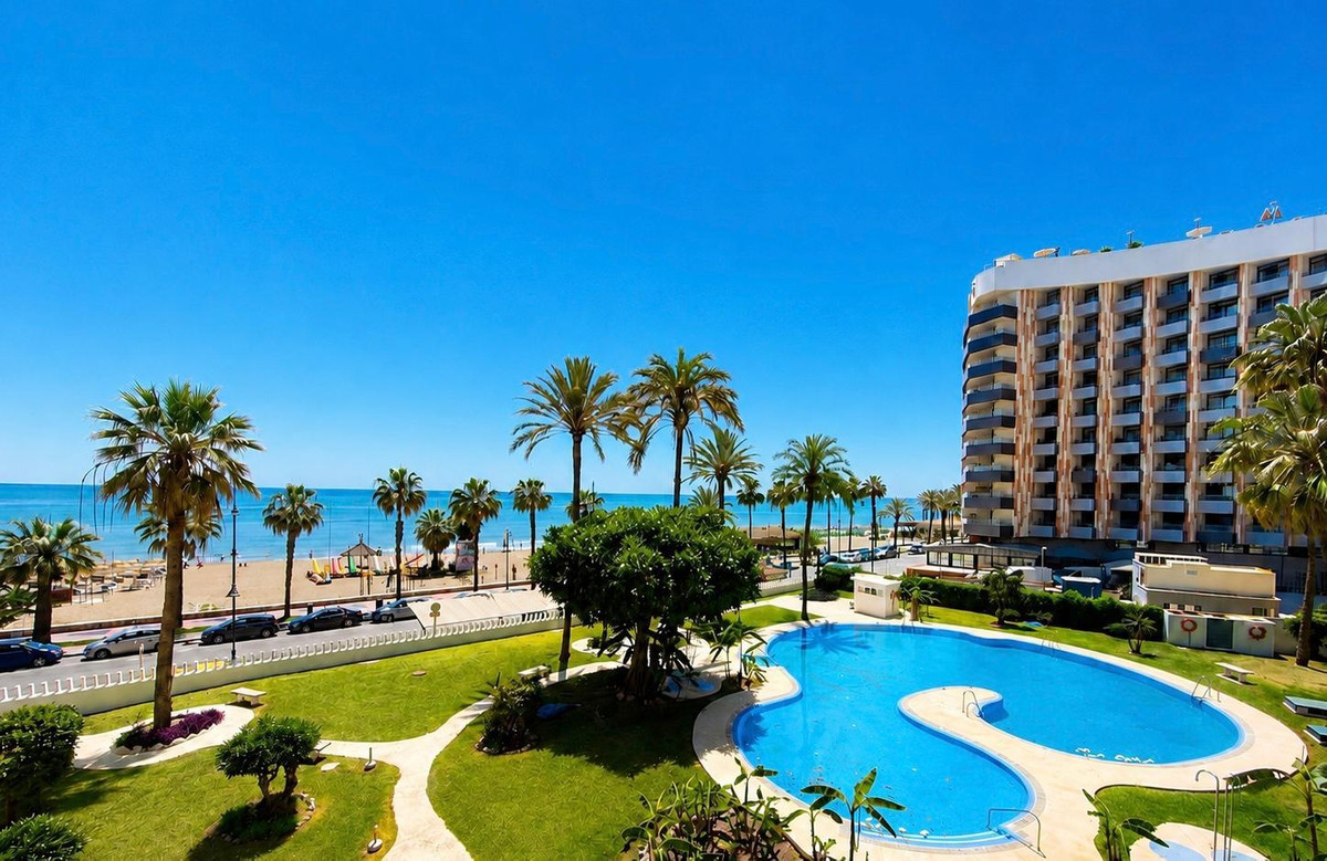 4 Bed Apartment for sale in Torremolinos Costa Del Sol, Málaga, Spain