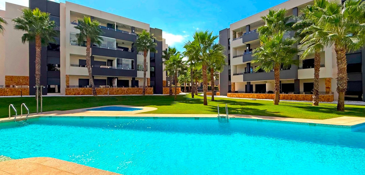 Se vende Apartamento en Planta Última de 2 dormitorios en Costa Blanca, Alicante, España