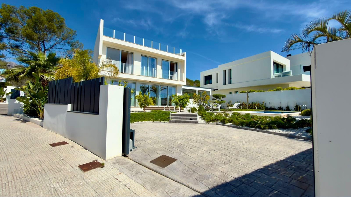 4 Bed Townhouse for sale in La Nucia Costa Blanca, Alicante, Spain