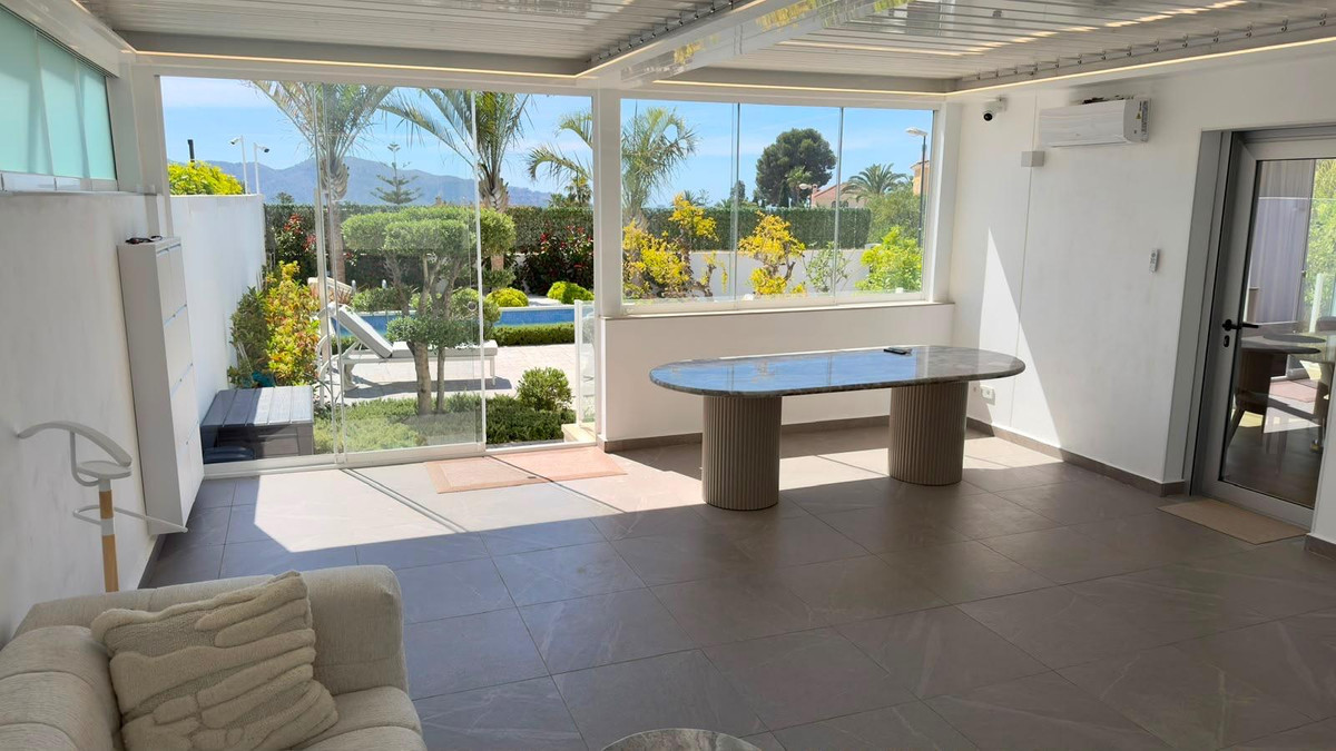 4 Bed Townhouse for sale in La Nucia Costa Blanca, Alicante, Spain