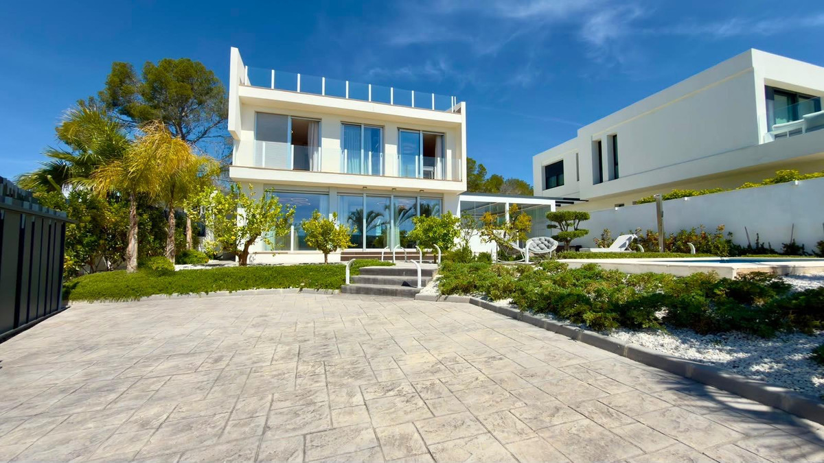 4 Bed Townhouse for sale in La Nucia Costa Blanca, Alicante, Spain