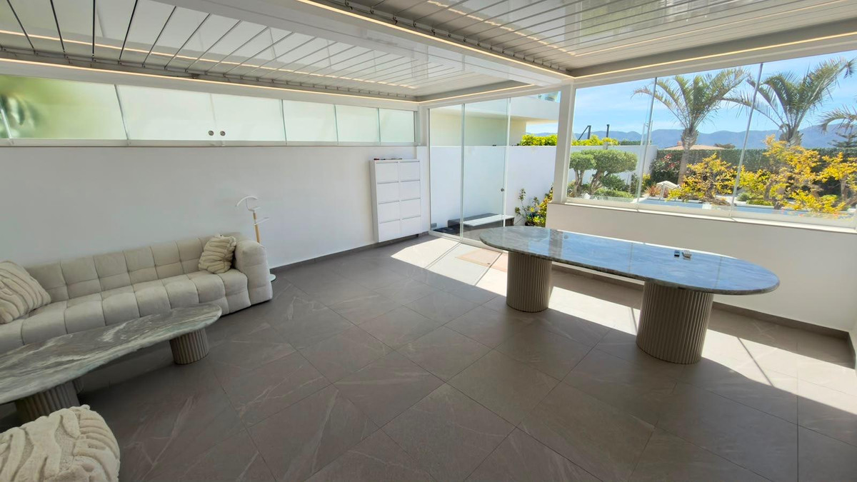 4 Bed Townhouse for sale in La Nucia Costa Blanca, Alicante, Spain