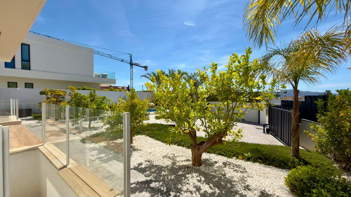 4 Bed Townhouse for sale in La Nucia Costa Blanca, Alicante, Spain