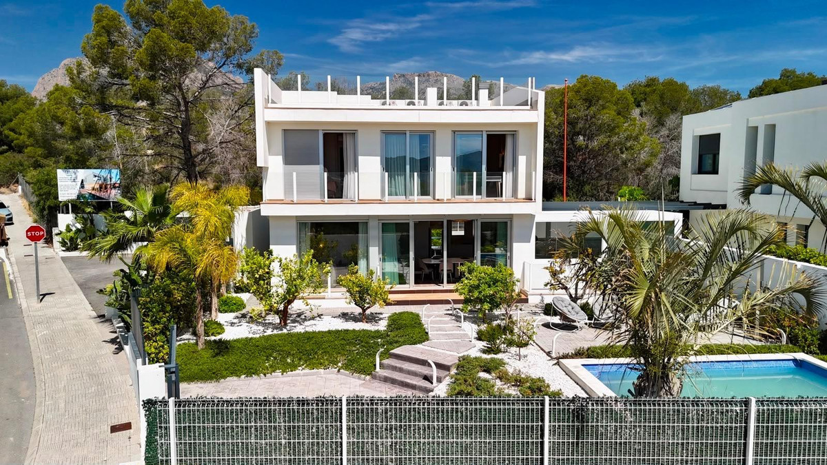 4 Bed Townhouse for sale in La Nucia Costa Blanca, Alicante, Spain