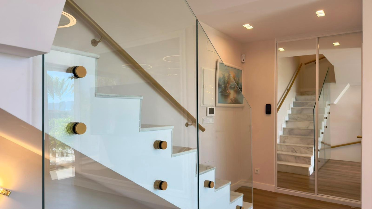 4 Bed Townhouse for sale in La Nucia Costa Blanca, Alicante, Spain