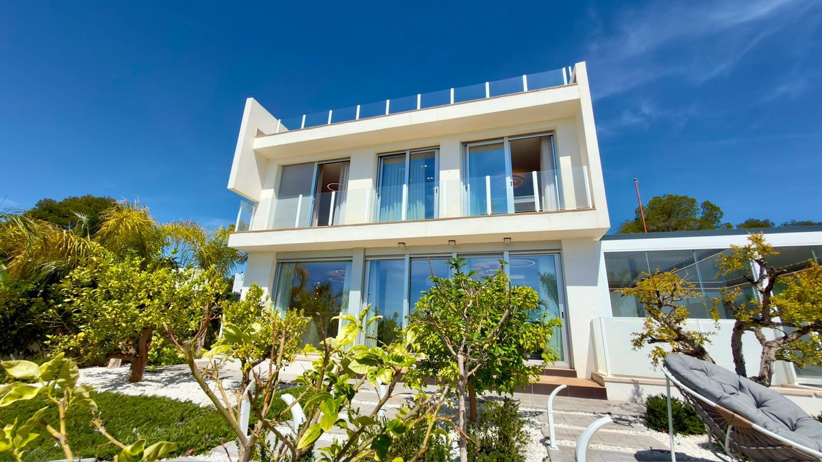 4 Bed Townhouse for sale in La Nucia Costa Blanca, Alicante, Spain