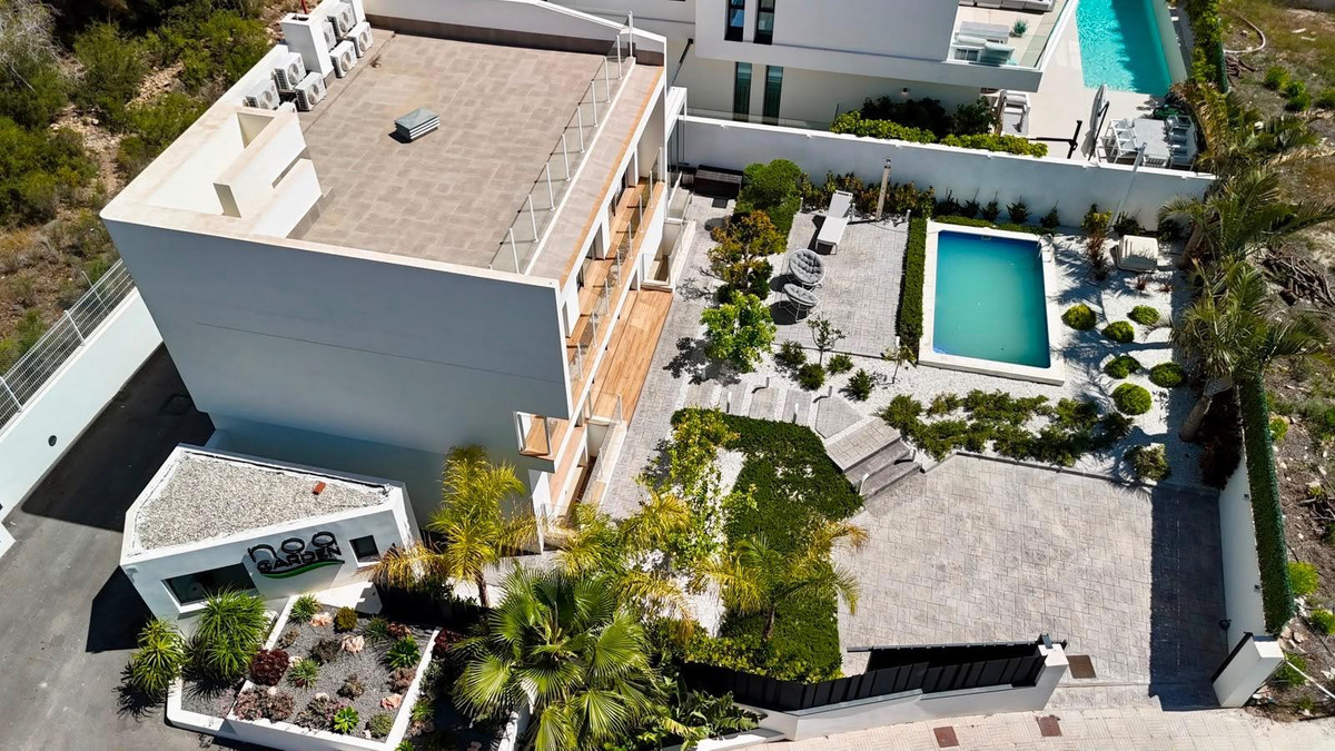 4 Bed Townhouse for sale in La Nucia Costa Blanca, Alicante, Spain