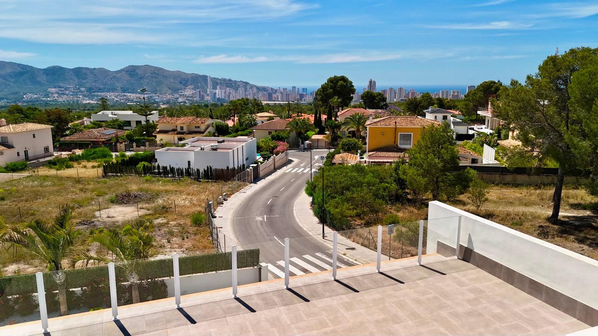 4 Bed Townhouse for sale in La Nucia Costa Blanca, Alicante, Spain