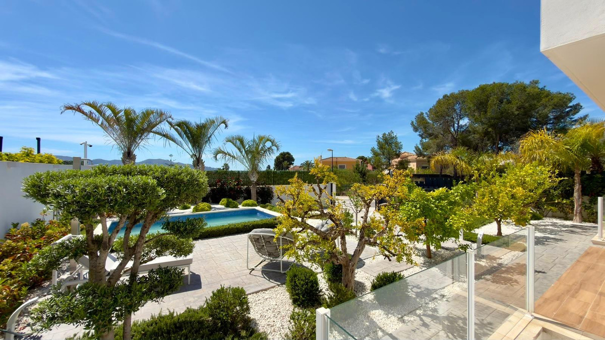 4 Bed Townhouse for sale in La Nucia Costa Blanca, Alicante, Spain